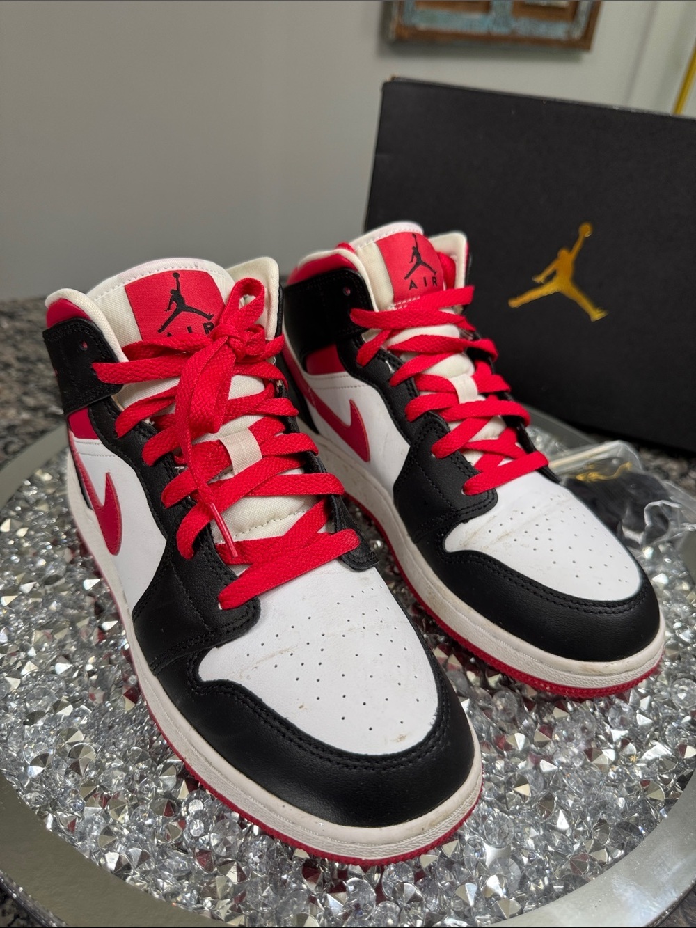 Nike Air Jordan 1 mid High-Top Sneakers coral chalk Y6 W 7.5